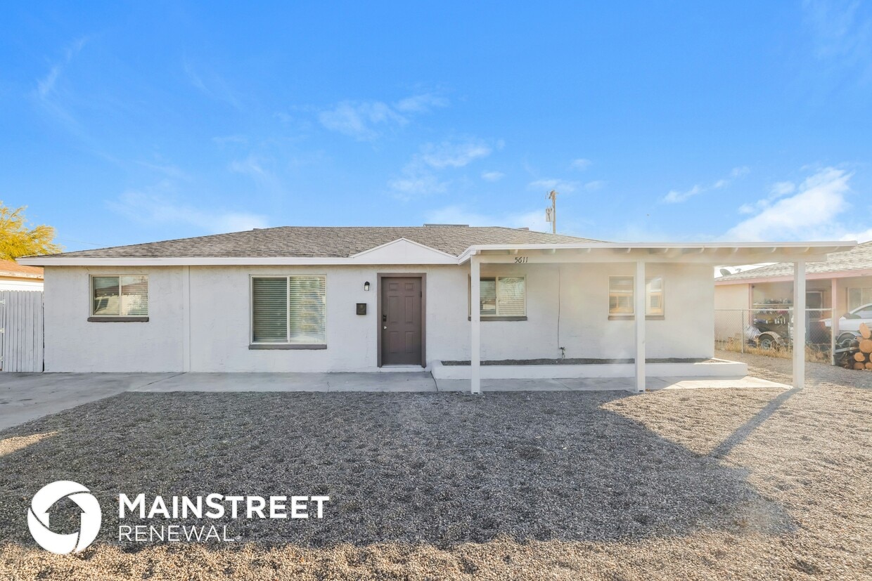 Primary Photo - 5611 N 32nd Dr