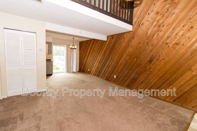 Building Photo - 18 S Germantown Rd