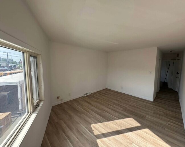 Photo du bâtiment - 962 St Mary's Rd