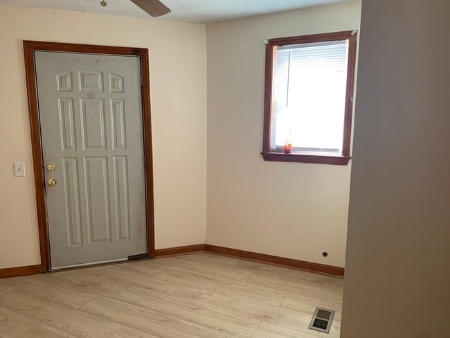 Building Photo - 226 Brightman St