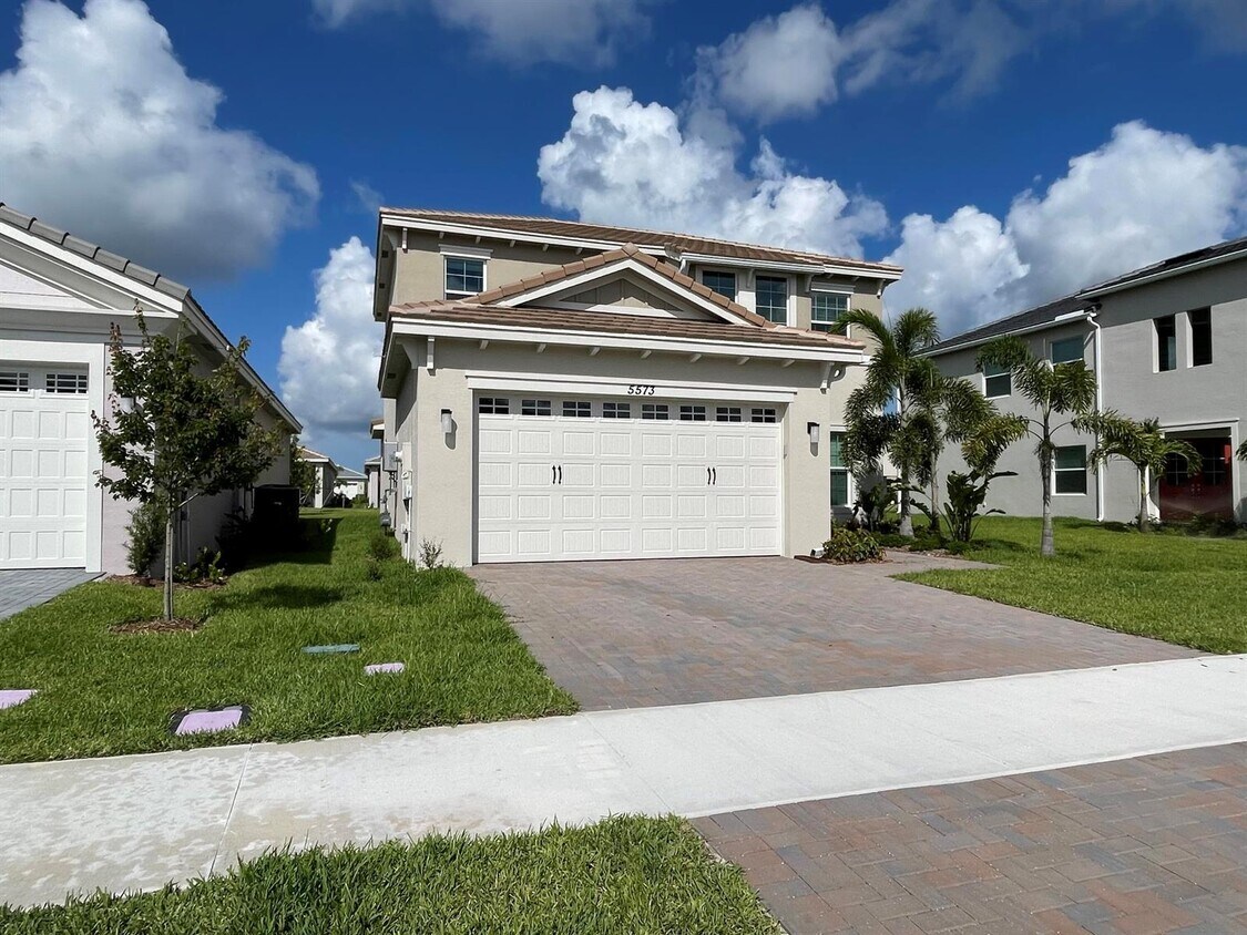 Foto principal - 5573 Zestar Ln