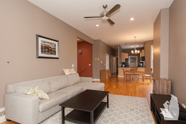 Foto del edificio - 2041 W Potomac Ave