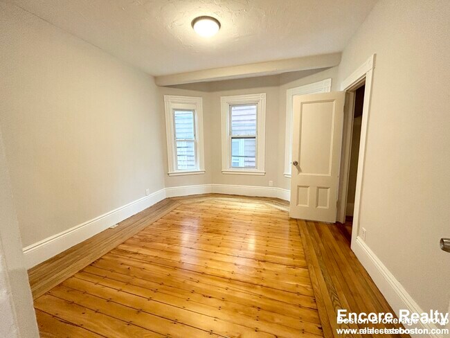 Foto del edificio - 12 Buttonwood St