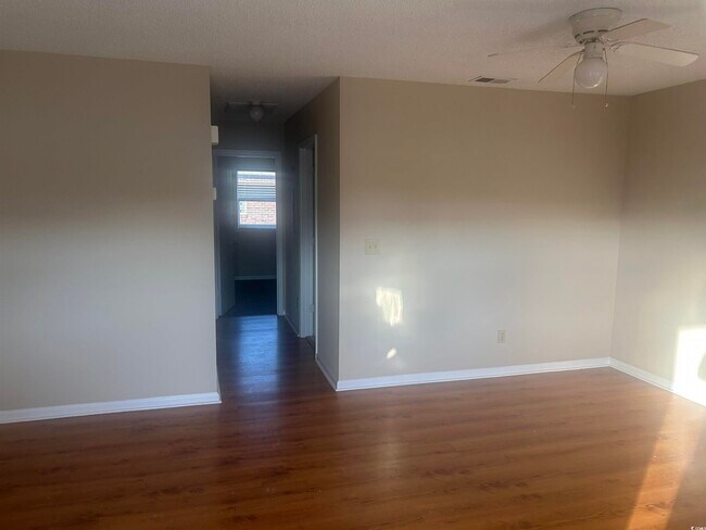 Foto del edificio - 4150 Horseshoe Rd N