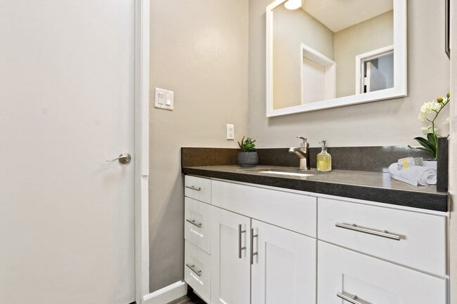 Interior Photo - Sepulveda West Apartments