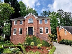 Building Photo - 2134 Briarlake Trace