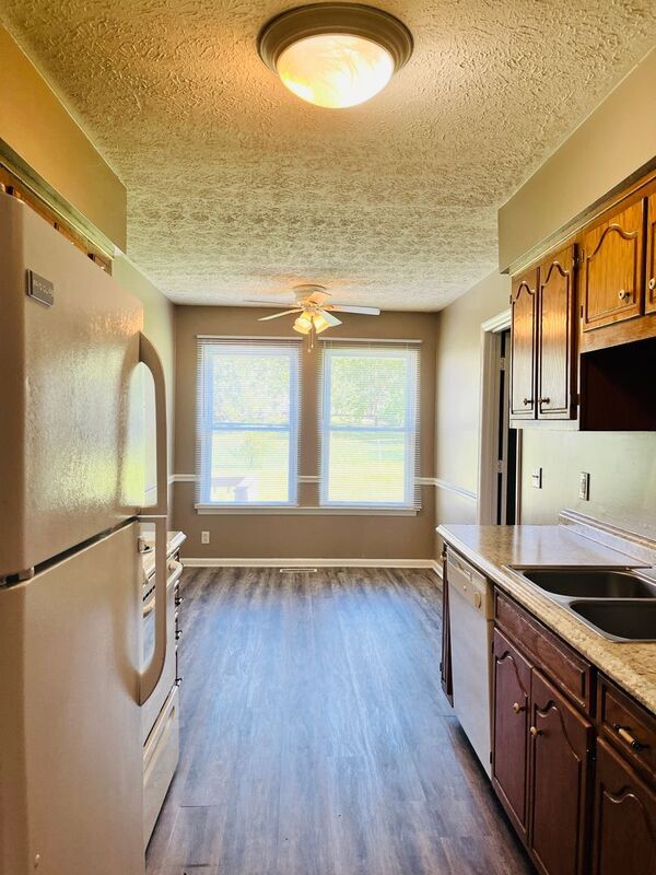 Building Photo - 3304 Oak Timber Dr
