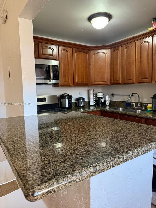 Foto del edificio - 1230 W 54th St