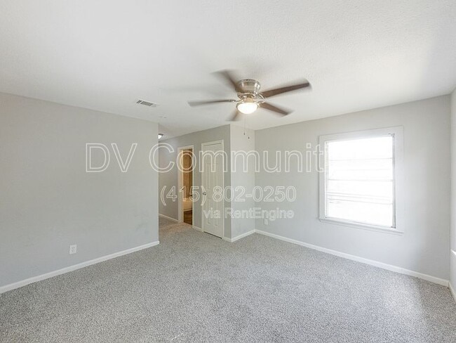 Building Photo - 6838 Crestridge St