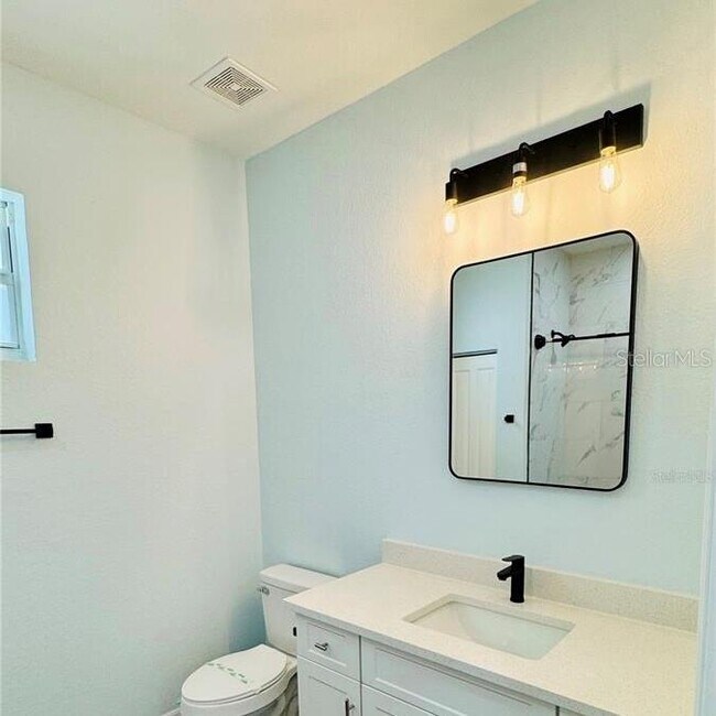 Foto del edificio - 14108 Chesswood Ln