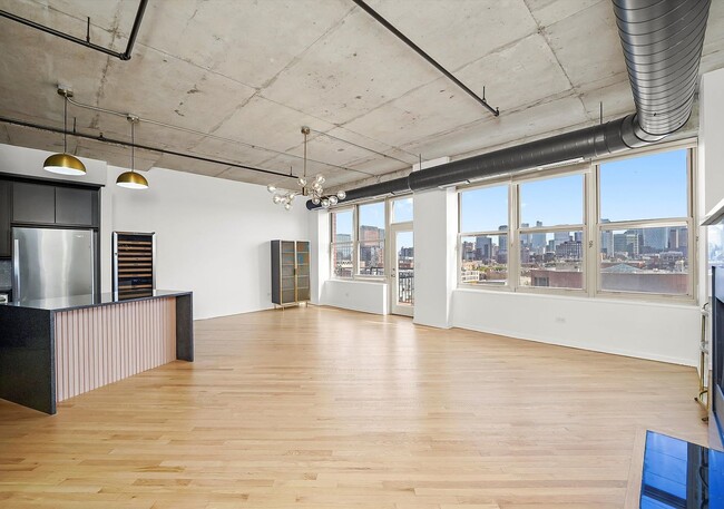 Building Photo - 6 S Laflin St