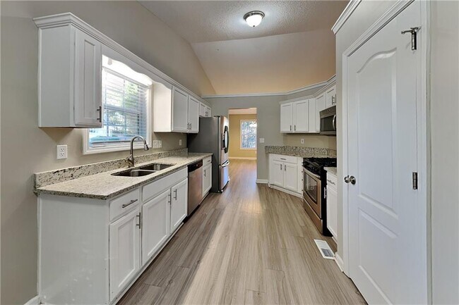Foto del edificio - 132 Hickory View Ln
