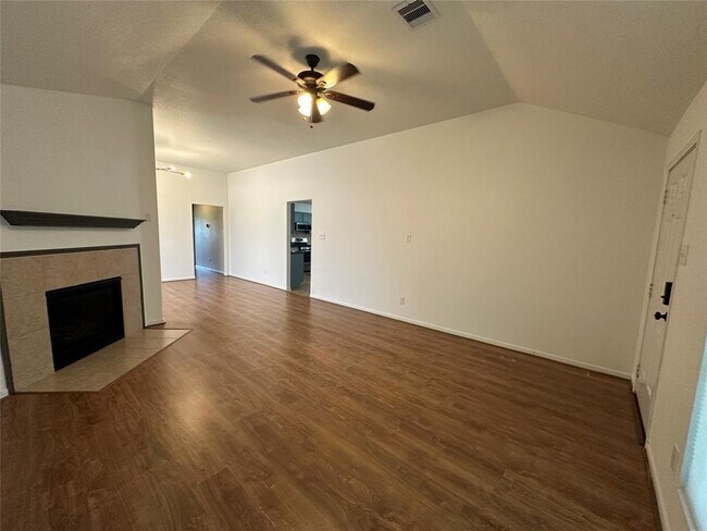 Foto del edificio - 4918 Fair Oak Dale Ln