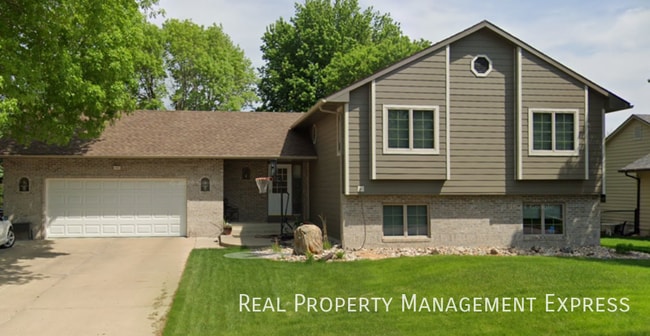 Building Photo - 4404 E Scranton-
