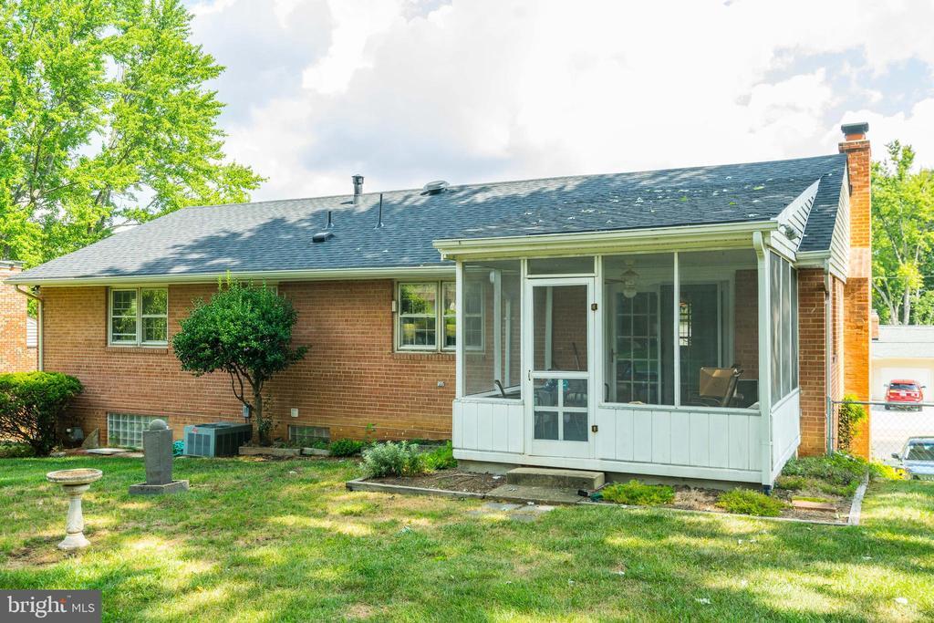 Primary Photo - 10823 Colton St