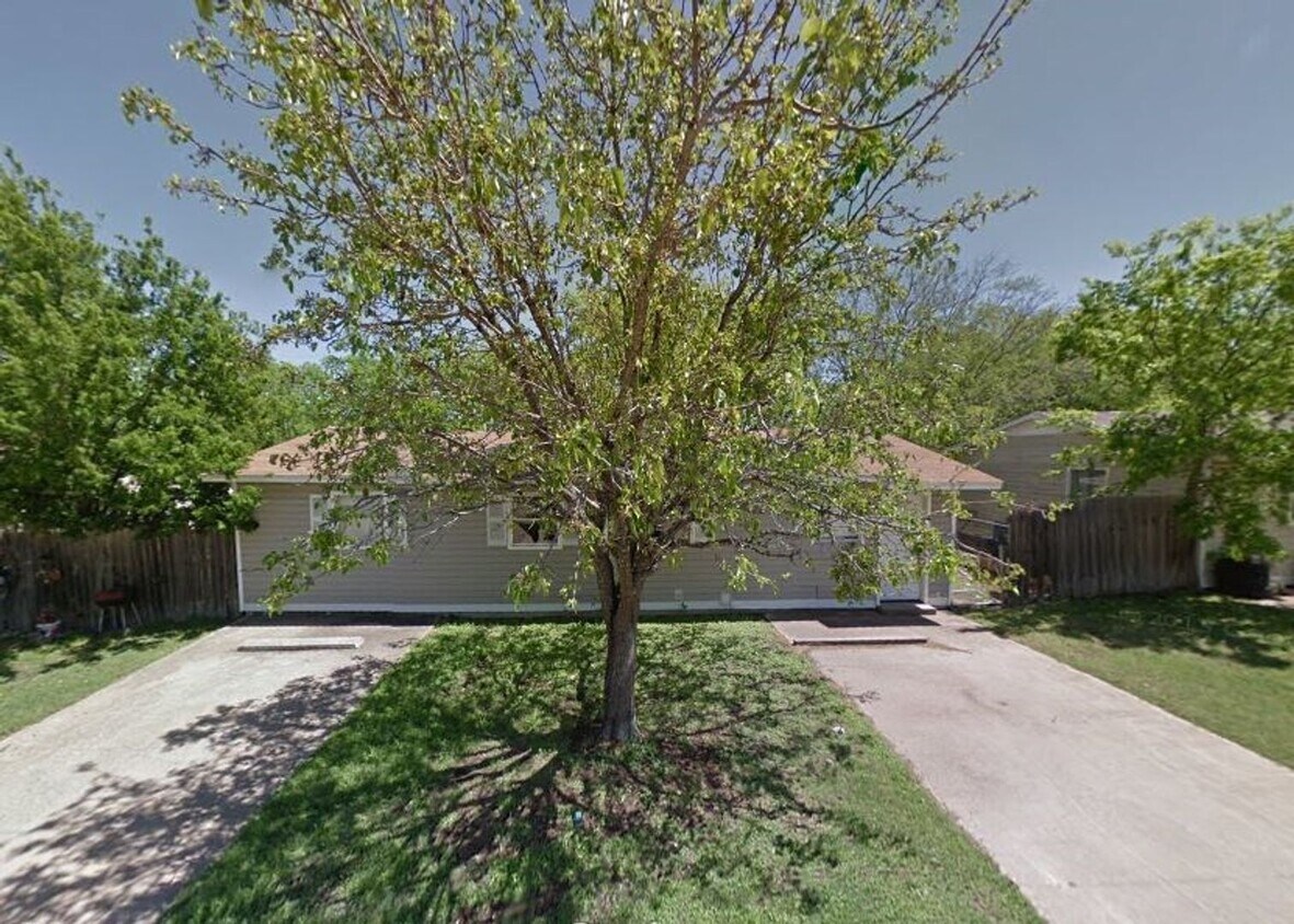 Primary Photo - 915 S 13th St