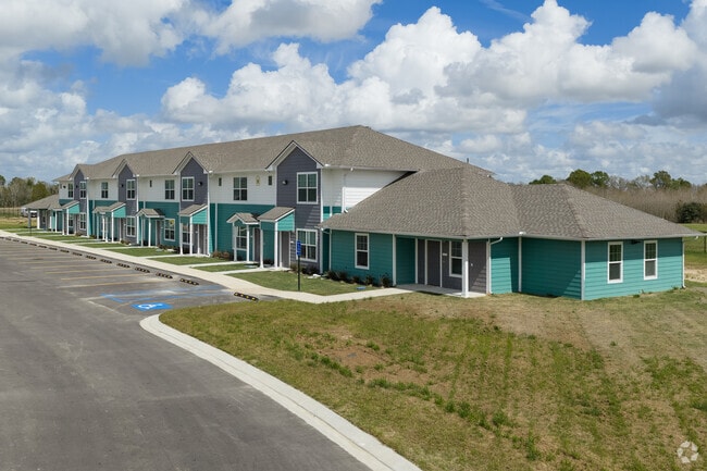 Building Photo - Vineyards at Iowa