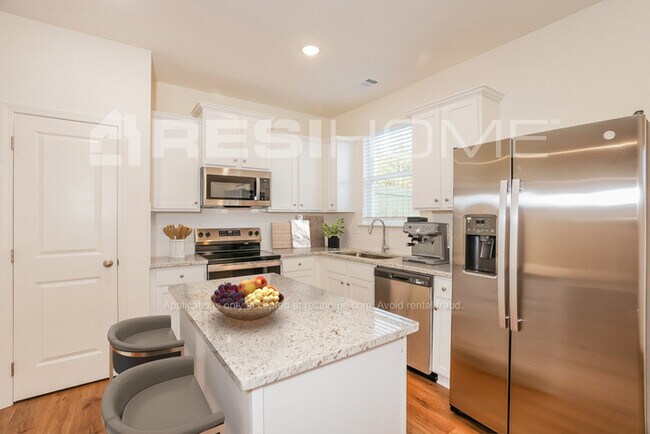 Building Photo - 4017 Springhead Wy