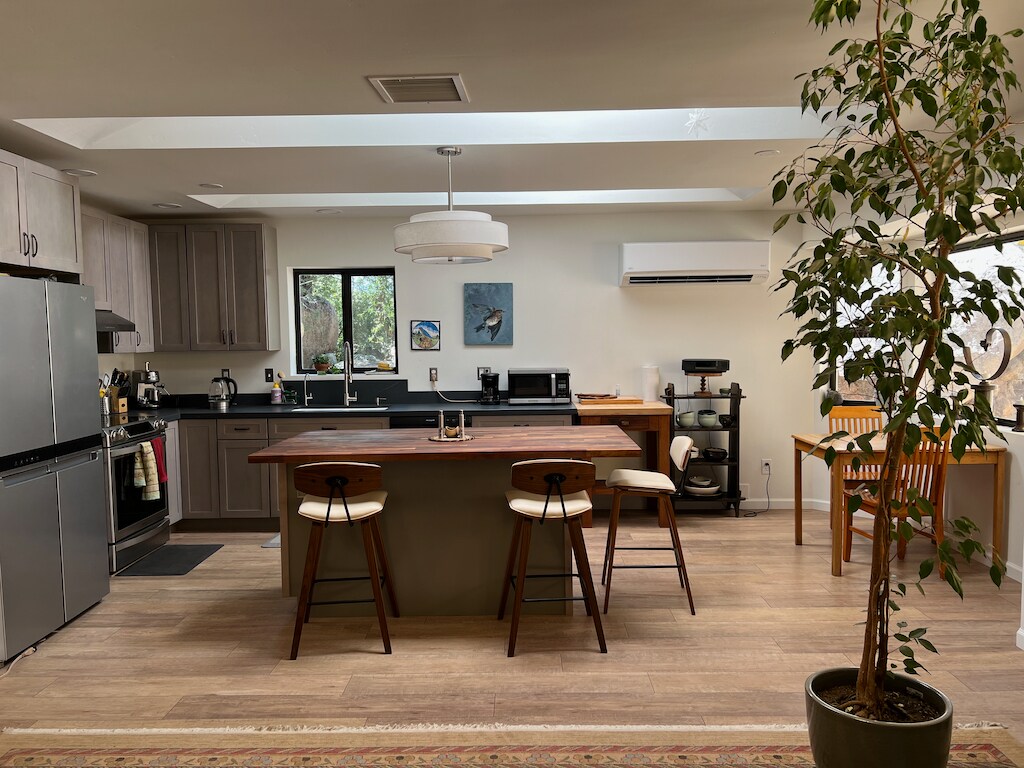 Recent Remolded Kitchen - 1926 White Cloud Ln
