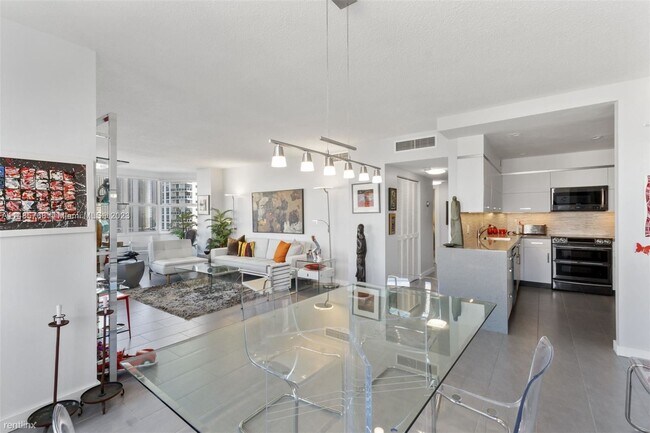 Foto del edificio - 2 br, 2 bath Condo - 1965 S Ocean Dr Apt 16S