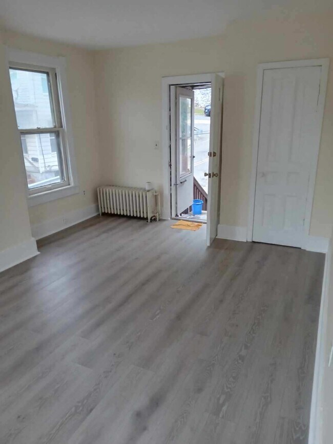 61 Brainard St Unit 2, Phillipsburg, NJ 08865 Apartments in