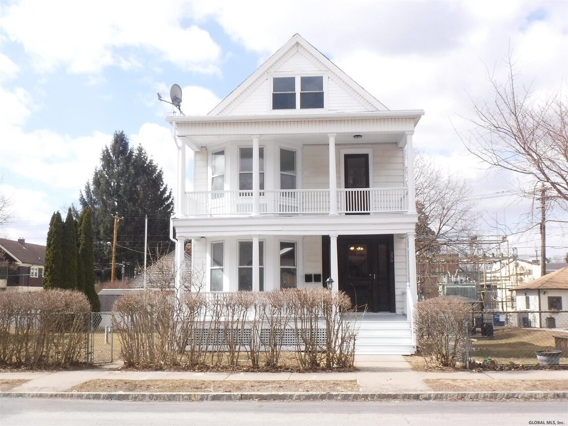 Primary Photo - 299 6th Ave