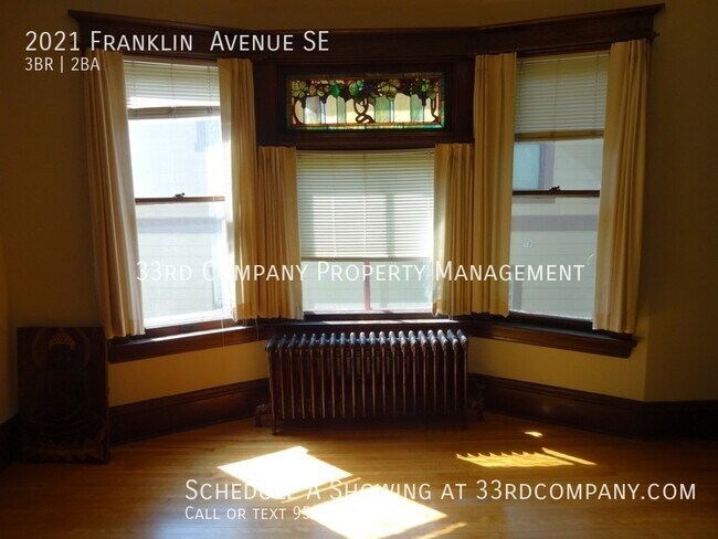Building Photo - Charming South Minneapolis Home!