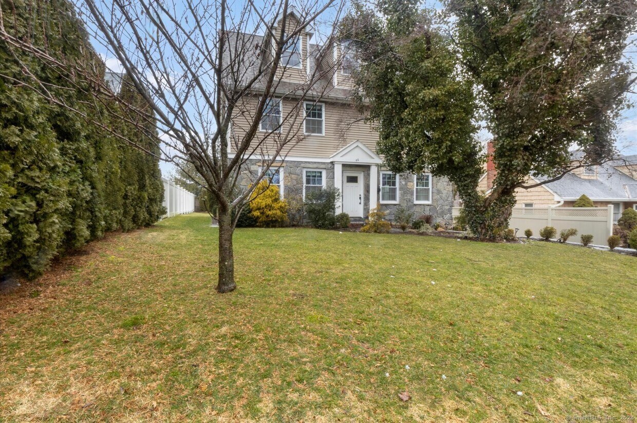 Primary Photo - 46 Middlebury St