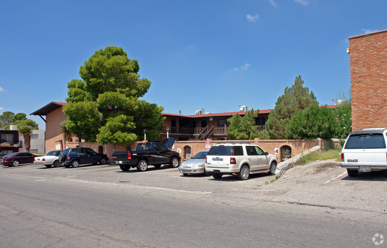 Primary Photo - 5236 Carousel Dr