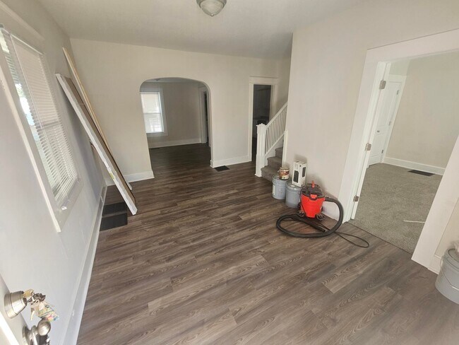 Foto del edificio - 915 E Albert St