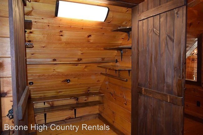 166 Trinity Ridge Ln Banner Elk Nc 28604 House For Rent In