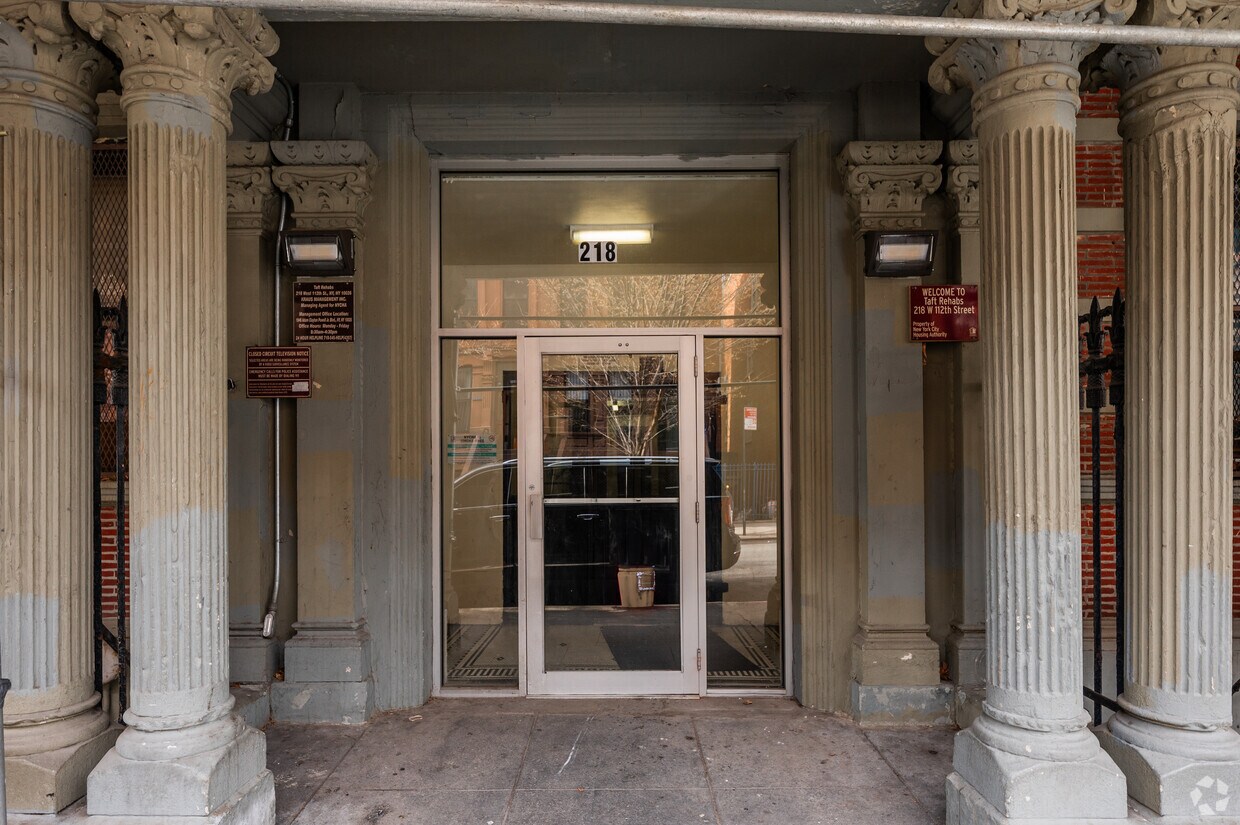 Building Photo - 218 W 112th St
