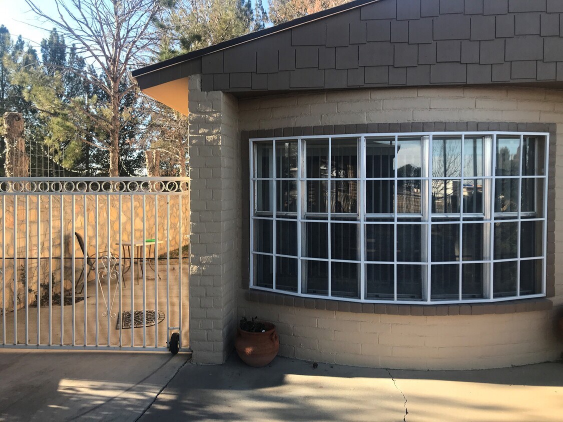 Front of the apartment with private side entrance - 121 S. Rio Vista Road