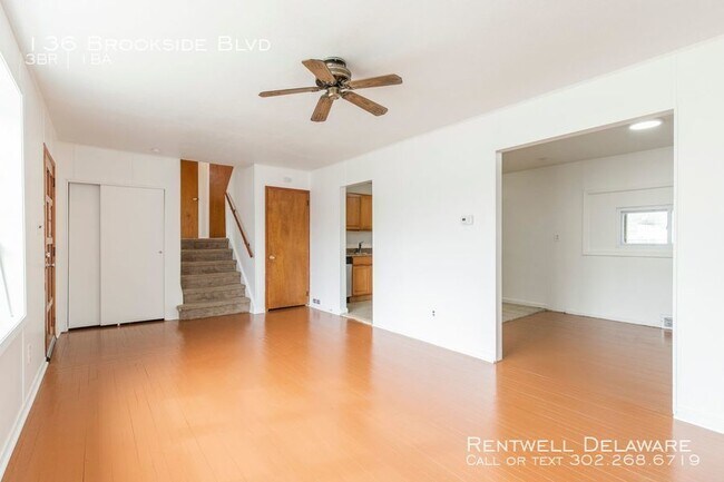 Building Photo - Spacious 3BD/1BA $1349