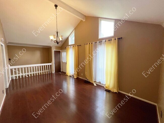 Building Photo - 58 Sunburst Dr