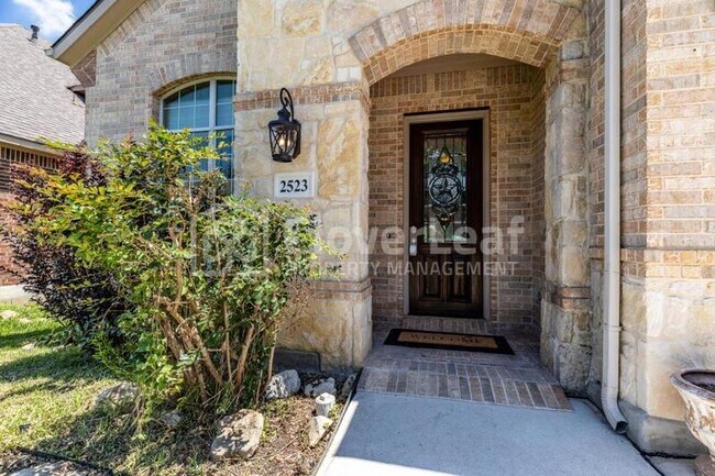 Building Photo - 2523 Portola View