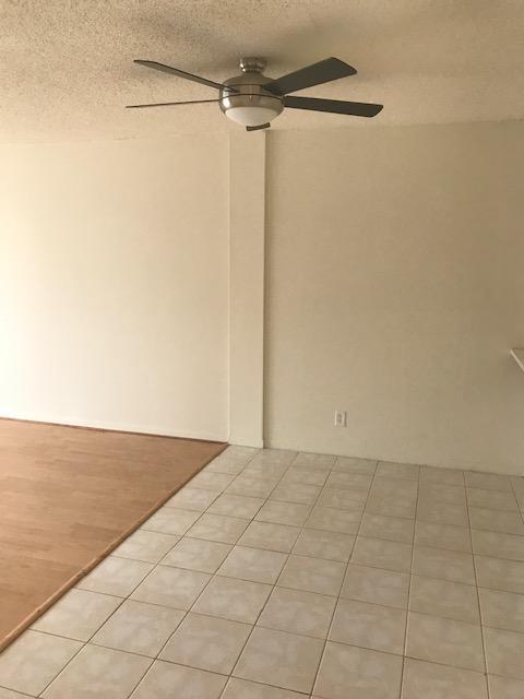 Foto del edificio - 500 Executive Center Dr