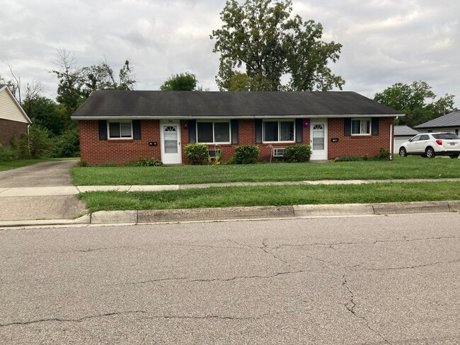 Building Photo - 199 Rosemarie Dr