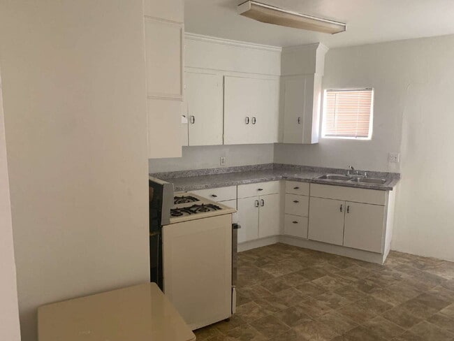 Foto del edificio - "Cozy Desert Oasis: Charming 2-Bed, 2-Bath...