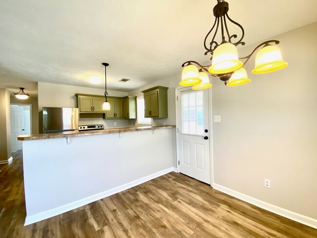 Building Photo - Single Family Home