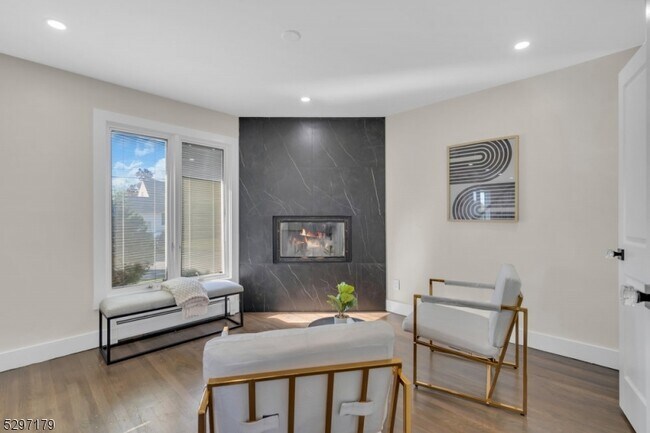 Foto del edificio - 621 Amherst Rd