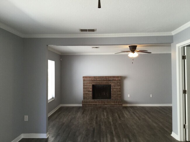 Building Photo - LAKE DEXTER WOODS REMODELED 3BR/2.5BA
