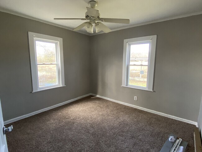 Building Photo - 3121 E Jefferson Pike