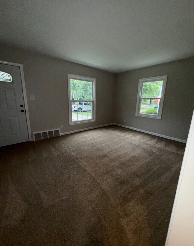 Foto del edificio - 3 Bed - 1 Bath House Available in Akron, Ohio
