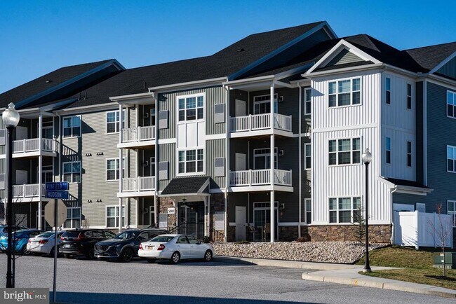 Foto del edificio - 3301 Rowen Ct