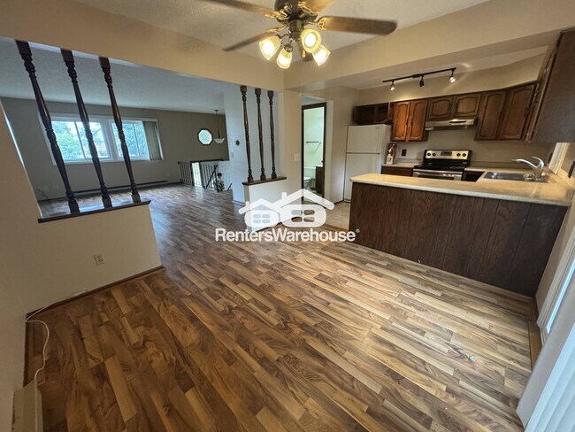 Foto del edificio - 9732 Pleasant Ave S