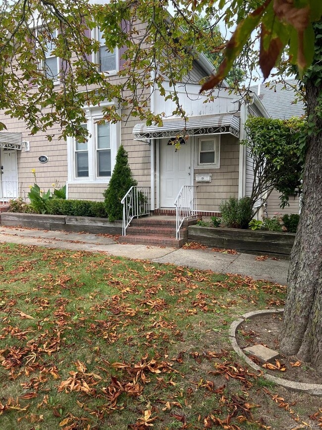 Building Photo - 1148 W Broadway