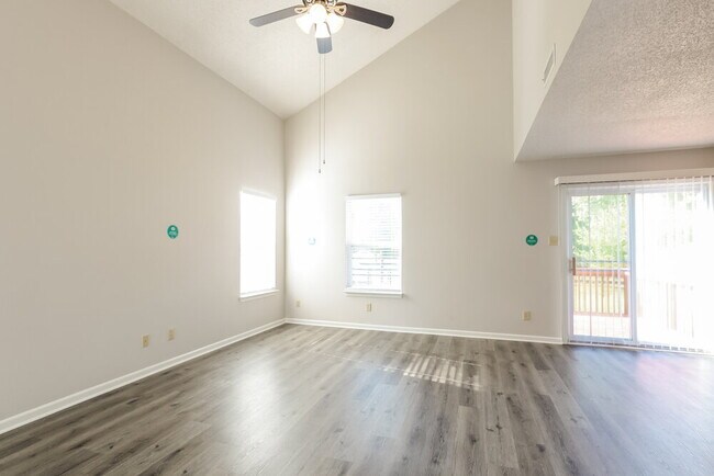 Foto del edificio - 10711 Glenayr Dr