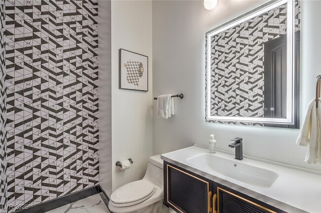 Building Photo - 282 E Maulding Ave