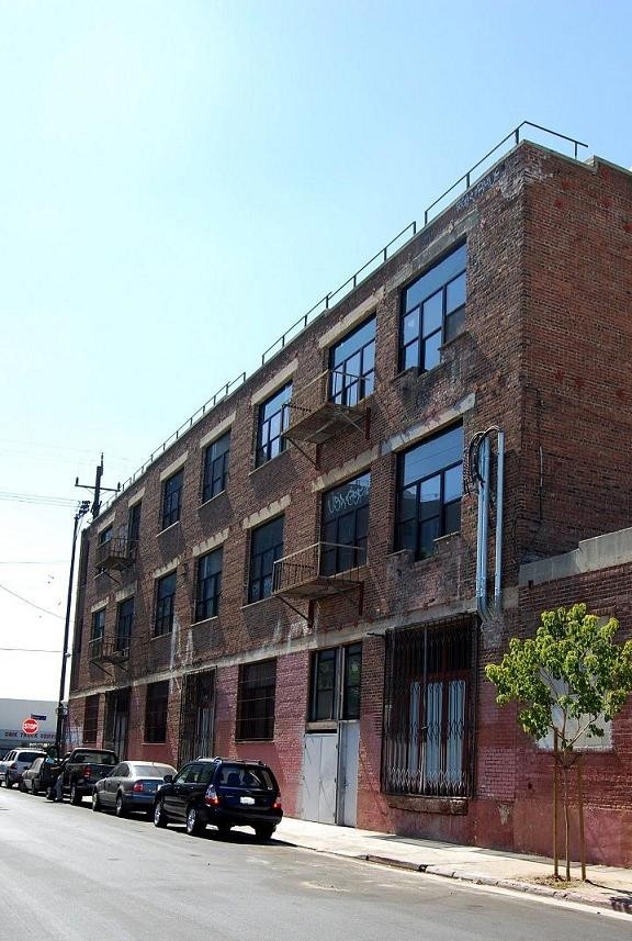 Primary Photo - Brick Lofts